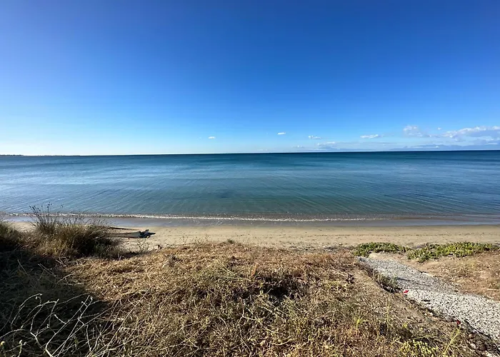 Sea Front Myrat 度假居 埃帕诺米