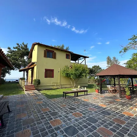 Semesterbostad Sea Front Myrat *