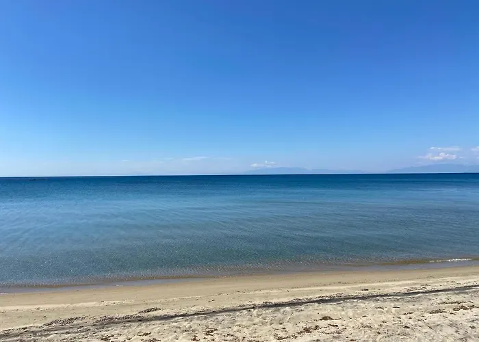 Sea Front Myrat 펜션 에파노미