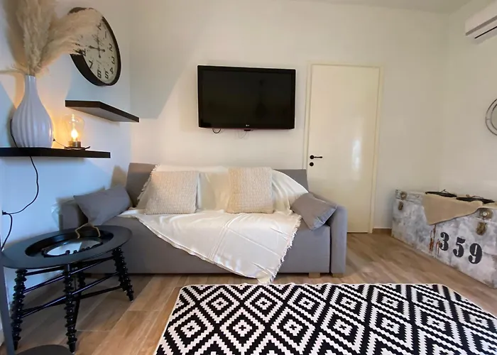 Semesterbostad Sea Front Myrat *